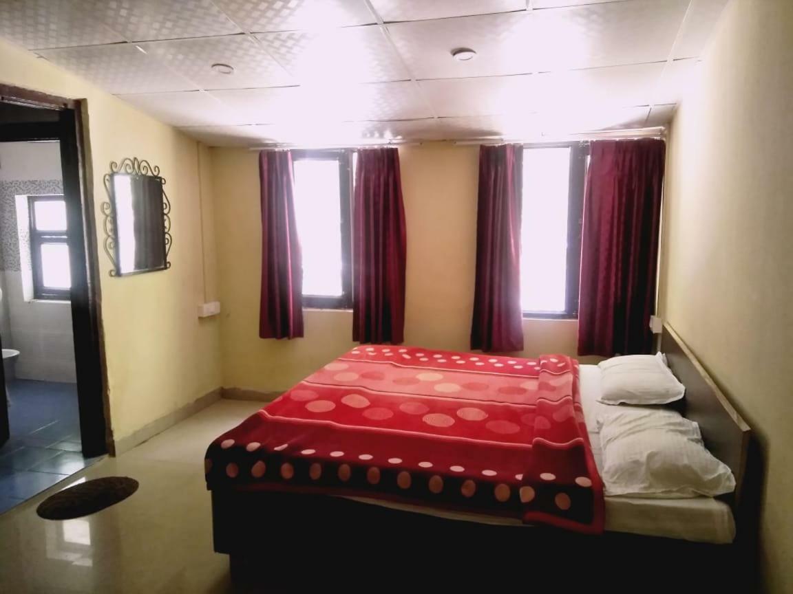 Hotel Gulmarg Mussoorie Eksteriør bilde