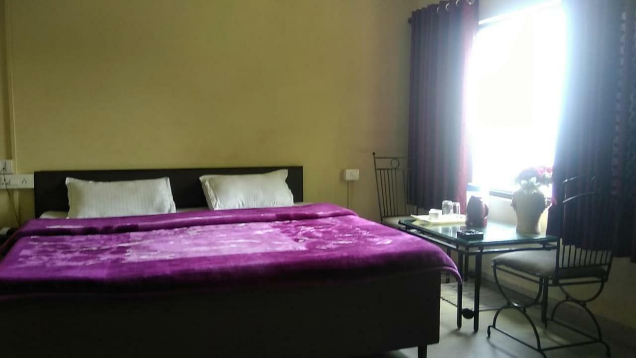 Hotel Gulmarg Mussoorie Eksteriør bilde